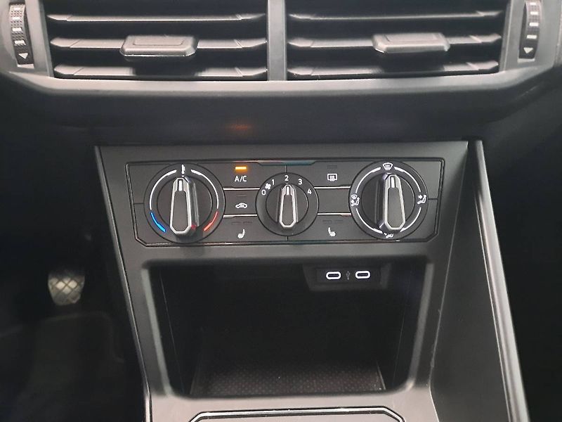 Volkswagen Taigo (2023) Life 1.0 TSI (70kW/95k) - fotka 20 z 25