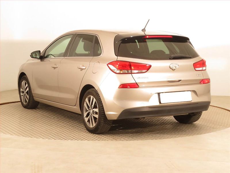 Hyundai i30 (2018) 1.4 CVVT, Serv.kniha, Tempomat - fotka 4 z 17