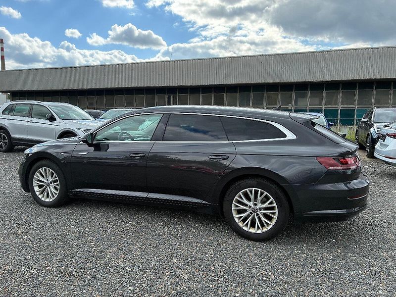 Volkswagen Arteon Shooting Brake 2,0 TDI,TAŽNÉ,KEYLESS,CAR PLAY - fotka 2 z 19