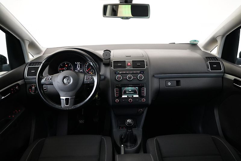 Volkswagen Touran - fotka 5 z 24