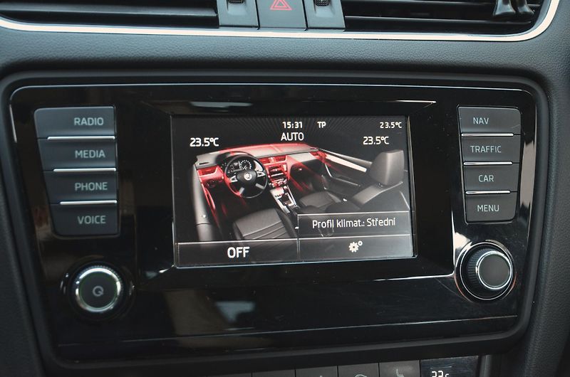 Škoda Octavia (2014) 2.0 TDi 110kW DSG AMB./ TAŽNÉ - fotka 29 z 33