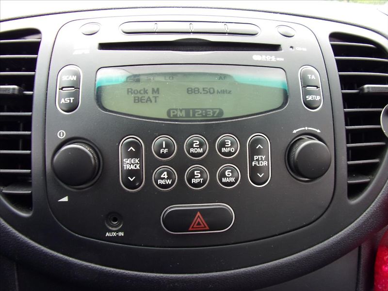 Hyundai i10 1,1 i  klima - fotka 18 z 22