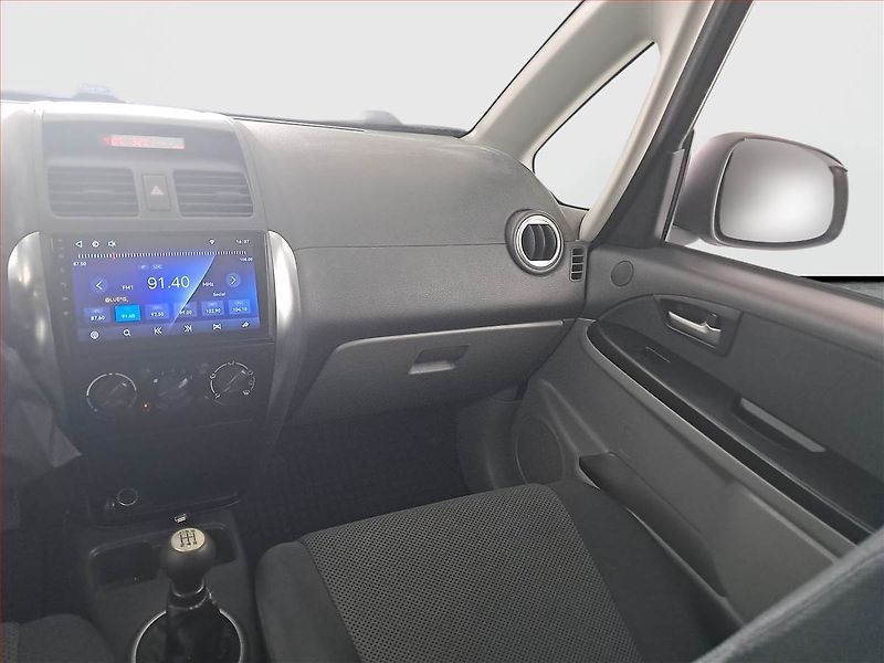 Suzuki SX4 (2006) 1.5 i, po STK, slušný stav - fotka 8 z 14