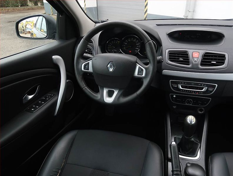 Renault Fluence (2010) 1.6 16V, po STK, jezdí výborně - fotka 7 z 18