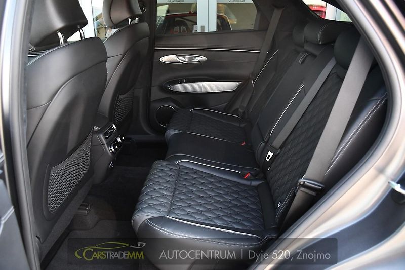 Genesis GV70 2.5T AWD AT8 LUXURY LINE - fotka 13 z 58