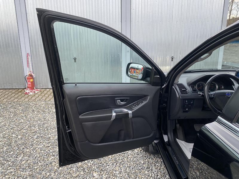 Volvo XC90 2.5TDi D5 200PS 7M 196000KM 1A - fotka 94 z 161