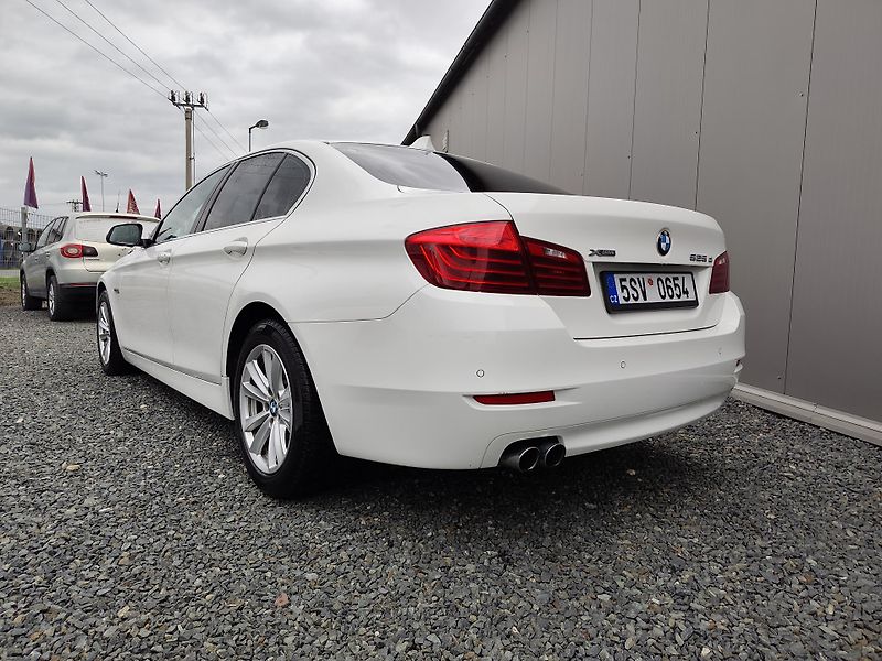 BMW Řada 5 525D X-DRIVE - fotka 4 z 21