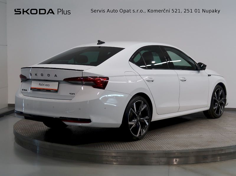 Škoda Octavia (2025) SPORTLINE 2.0TSI 150KW 4x4 DSG - fotka 2 z 44