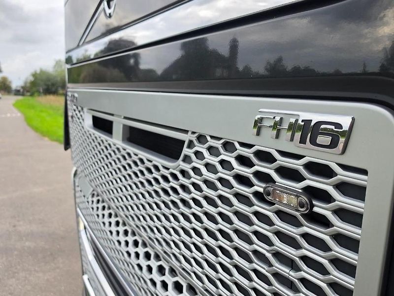 Volvo FH (2016) 750 6x2 tahač EURO 6 - fotka 15 z 18