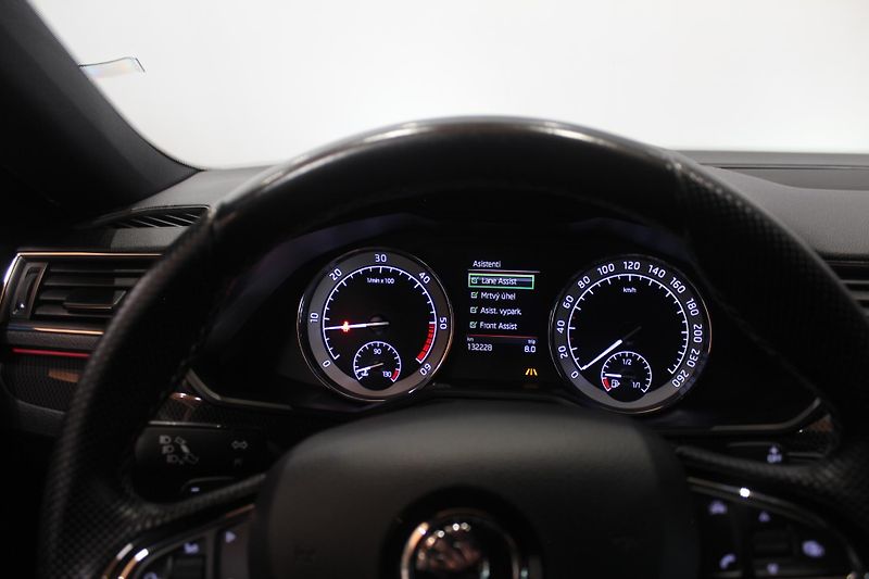 Škoda Superb (2017) 2.0TDI DSG Sport-Line Tažné - fotka 38 z 39