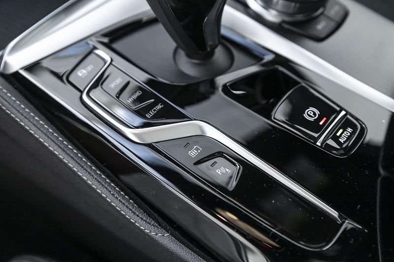 BMW Řada 5 545e xDrive Msport*1.majitel - fotka 30 z 38