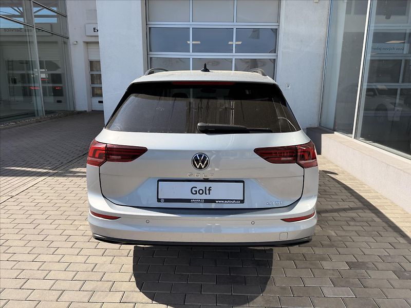 Volkswagen Golf Variant (2026) 1,5 eTSI 7DSG mHEV  People - fotka 6 z 16