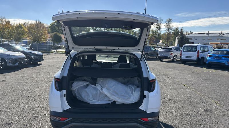 Hyundai Tucson (2022) 1,6 TGDI 4x2 MT SMART  - fotka 15 z 15