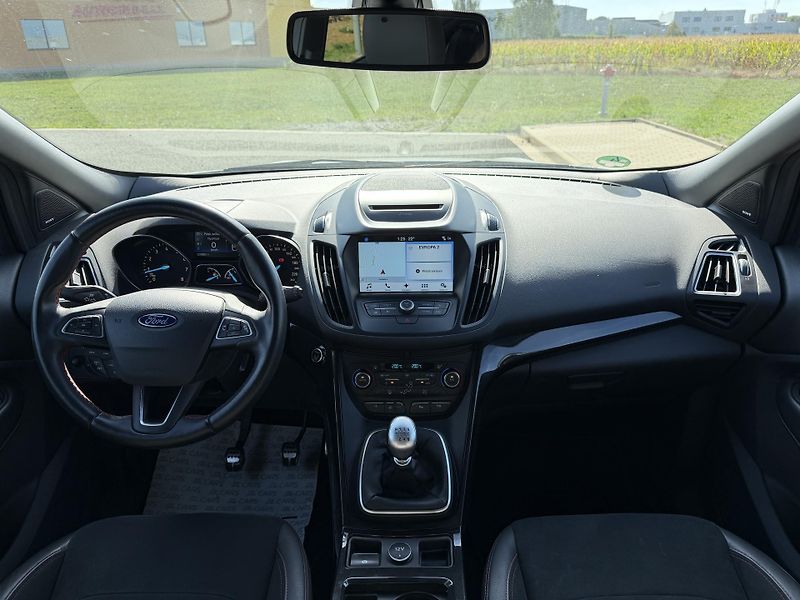 Ford Kuga 1.5 EB ST PANORAMA SERVISKA - fotka 13 z 48
