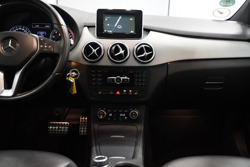 Mercedes-Benz Třídy B (2015) B250 2,0I AUTOMAT - fotka 22 z 30