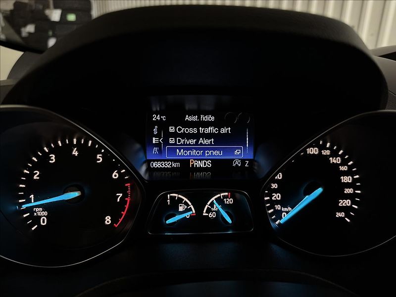 Ford Kuga 1.5EB 129kW AWD 2XALU 68KM! - fotka 21 z 42