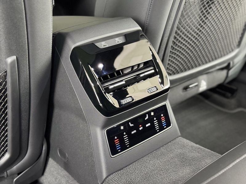 Audi A6 Avant TDI S-LINE*Matrix*360K*Skladem - fotka 36 z 42