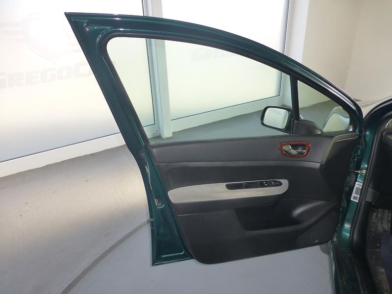 Peugeot 307 (2006) 1,6I-80KW*KLIMA**VYHŘ.SEDADLA* - fotka 9 z 24