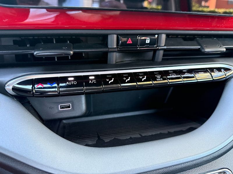 Fiat 500 (2023) RED 70kW Kamera - fotka 21 z 34