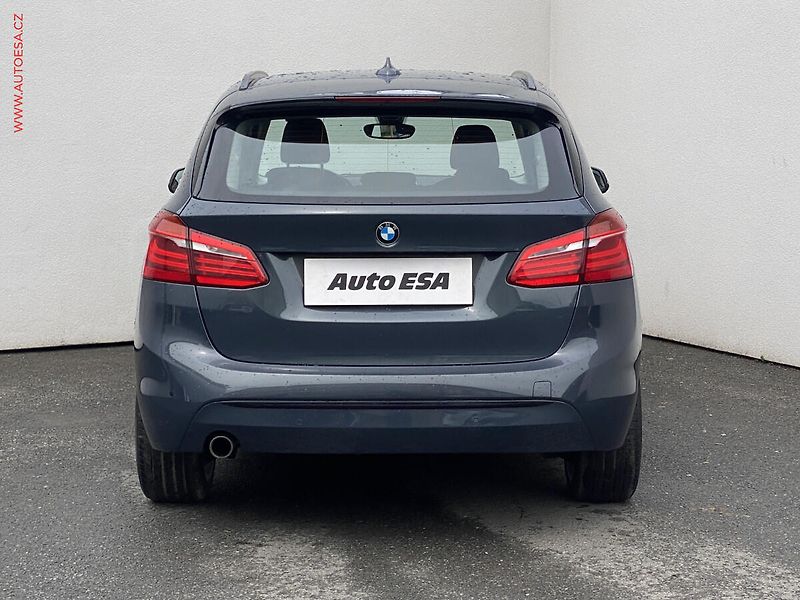 BMW Řada 2 (2015) 2.0 D 218 d, Sport, AT, navi - fotka 5 z 19