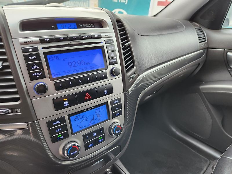Hyundai Santa Fe (2010) 2.2-145kw-facelift-4x4-tažné - fotka 22 z 23