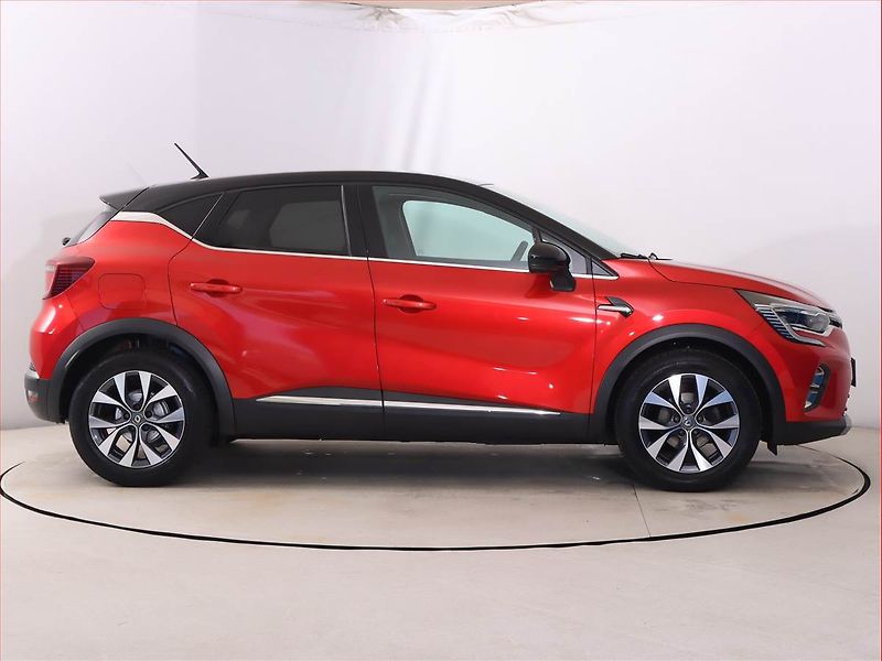 Renault Captur (2020) Intens 1.3 TCe, Kůže, Navi - fotka 6 z 21