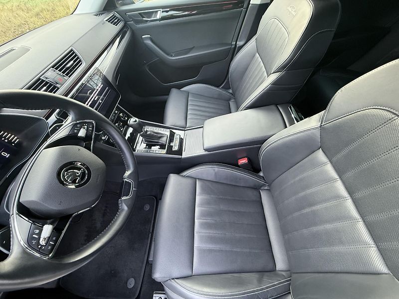 Škoda Superb (2023) 2,0tdi 147kw L&K 4x4 DSG - fotka 49 z 80