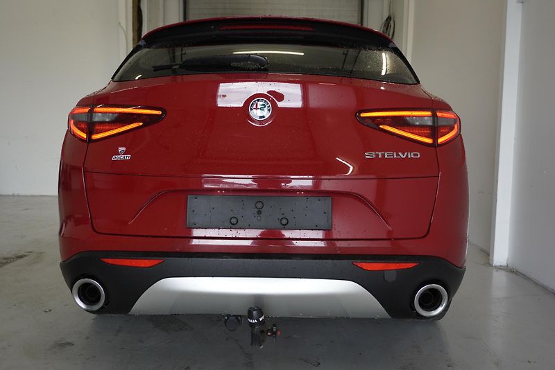 Alfa Romeo Stelvio 2.2D 132kW, 121 000KM - fotka 6 z 29