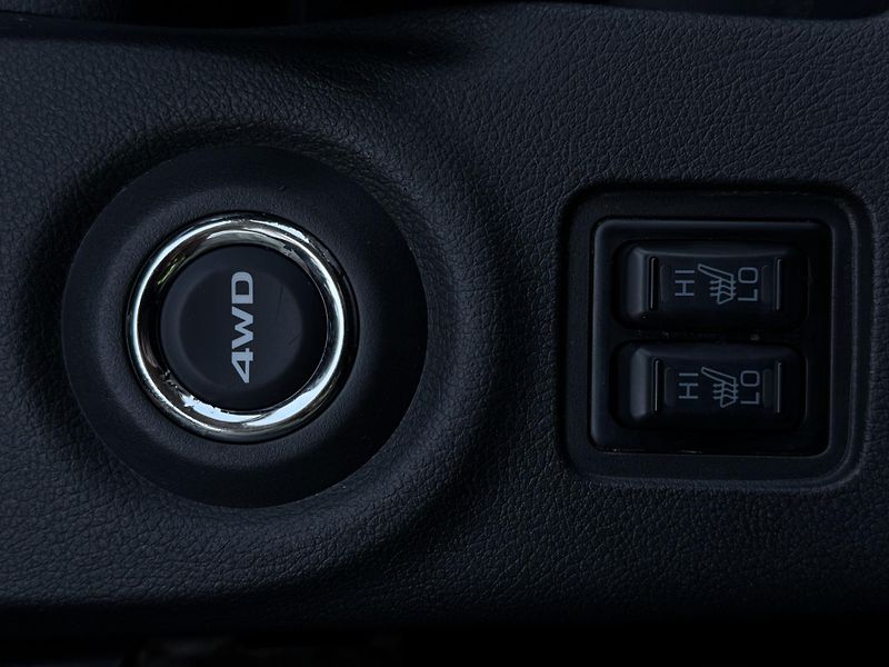 Mitsubishi Outlander (2015) 2.2D 4x4, AUTOMAT, serviska - fotka 12 z 13