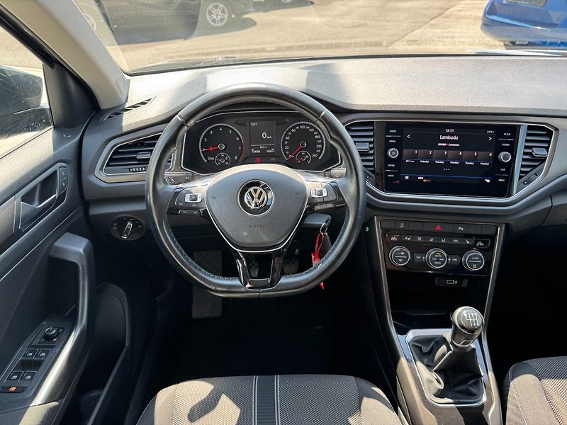 Volkswagen T-Roc (2018) Design 1.0 TSI 85kW - fotka 13 z 35