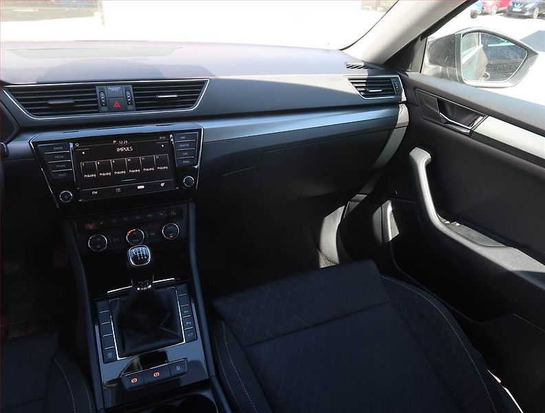 Škoda Superb (2015) Style 1.6 TDI, Serv.kniha - fotka 8 z 24