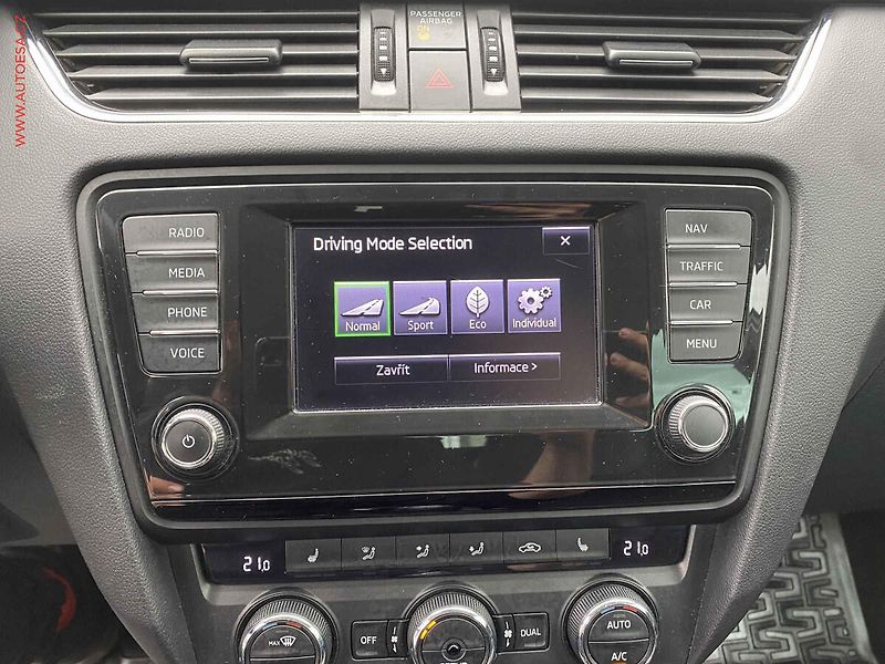 Škoda Octavia (2014) 1.6 TDi, Elegance, STK6/28 - fotka 19 z 19