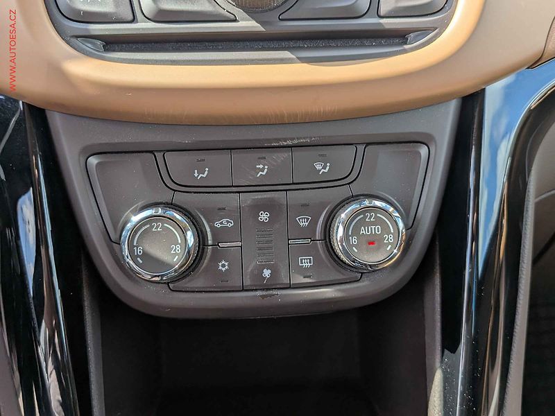 Opel Zafira (2014) 2.0CDTi, ČR, AAC, ČR, tempo - fotka 15 z 16