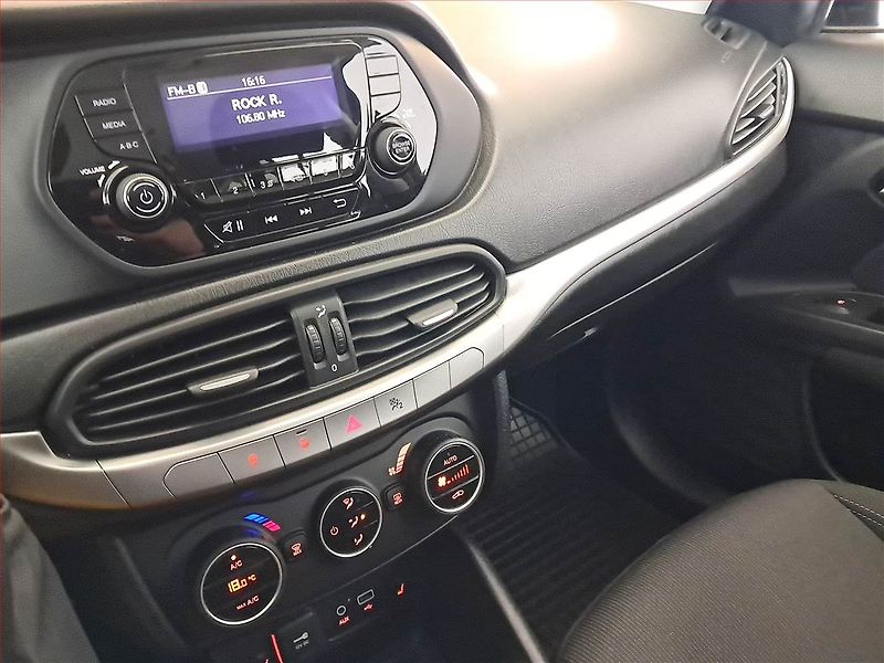 Fiat Tipo (2018) 1.4 16V, ČR,1.maj, Serv.kniha - fotka 12 z 18