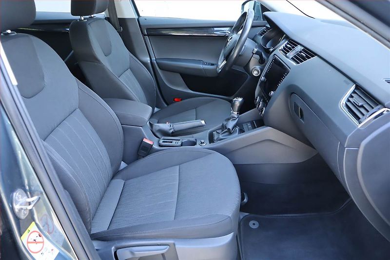 Škoda Octavia (2018) Style 1.6 TDI, Navi, Tempomat - fotka 9 z 24