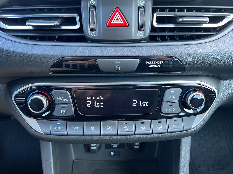 Hyundai i30 (2022) Com.1.0T-GDi Smart+! A/T! ČR! - fotka 16 z 35