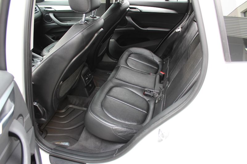 BMW X1 xDrive20d - fotka 11 z 25