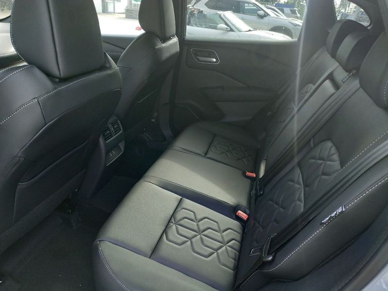 Nissan Qashqai E-POWER AT, 2WD, SKLADEM - fotka 11 z 29