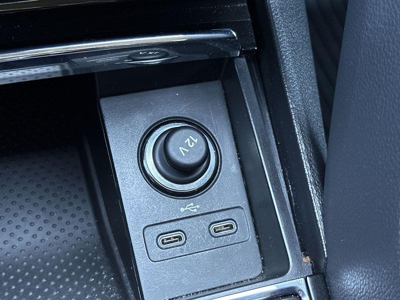 Škoda Karoq (2023) 1.5 TSI Ambition - fotka 24 z 30