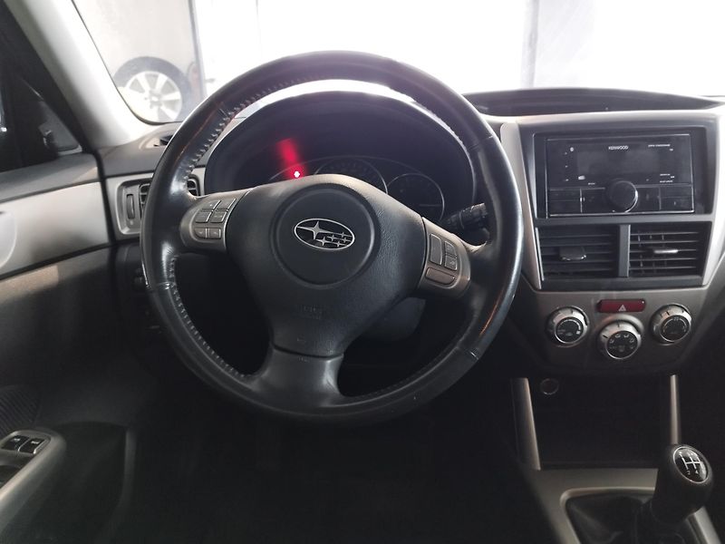 Subaru Forester (2010) 2.0i,taž.zař.,4x4 - fotka 23 z 33