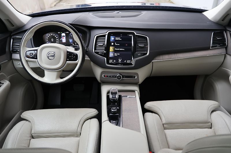 Volvo XC90 (2022) Inscription, B5 AWD - fotka 11 z 26