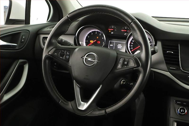 Opel Astra (2019) 1.4 T, Tempomat, Park. senzory - fotka 8 z 12