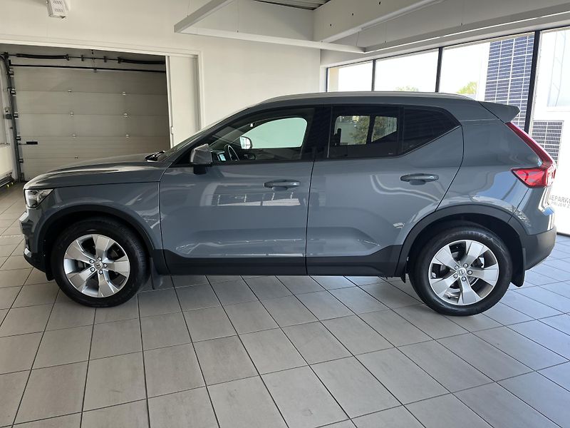 Volvo XC40 (2021) D3 FWD MOMENTUM SE - fotka 8 z 13