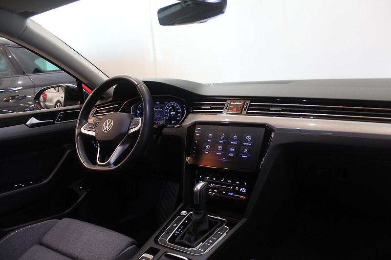 Volkswagen Passat (2023) 2.0TDI DSG Display Tažné - fotka 25 z 37