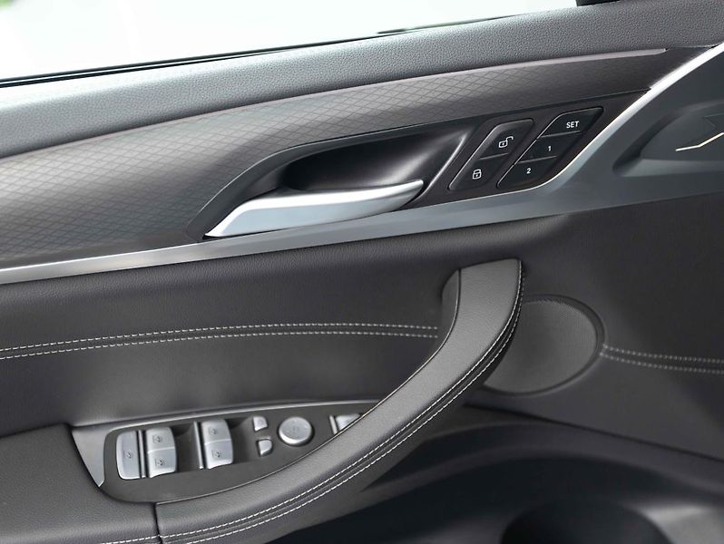 BMW X4 M40i - fotka 17 z 23