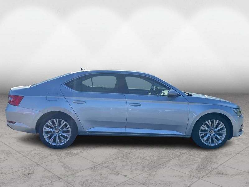 Škoda Superb 2.0 TDi DSG 7st. STYLE - fotka 8 z 26
