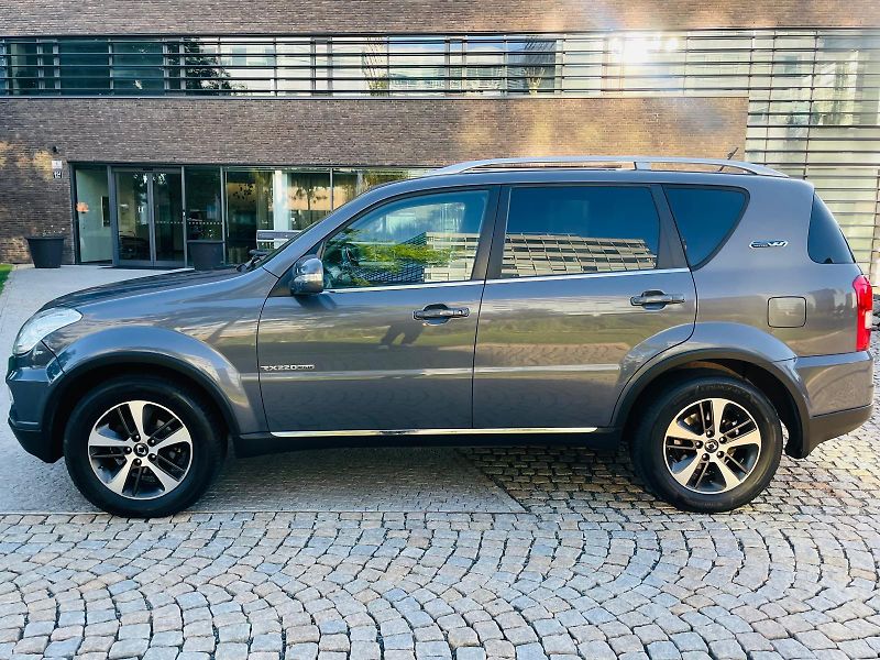 SsangYong Rexton 2.2TD 4x4 AUTOMAT TAŽNÉ VÝHŘEV - fotka 19 z 43