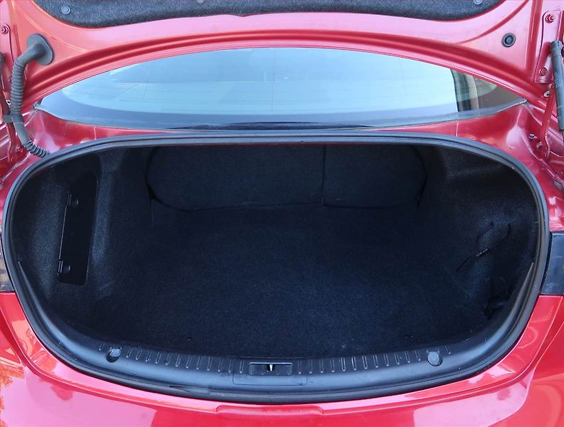 Mazda 3 (2010) 1.6, po STK, slušný stav - fotka 13 z 15