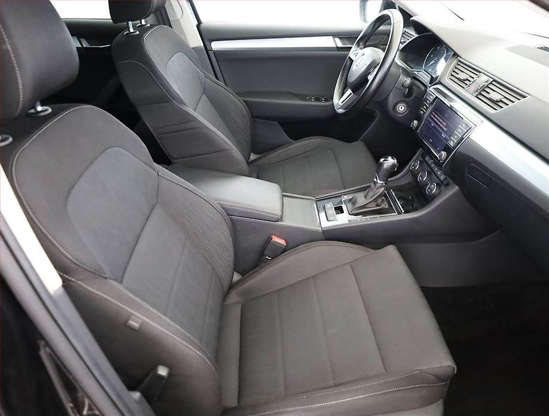 Škoda Superb (2017) 2.0 TDI, Automat, Navi - fotka 7 z 20