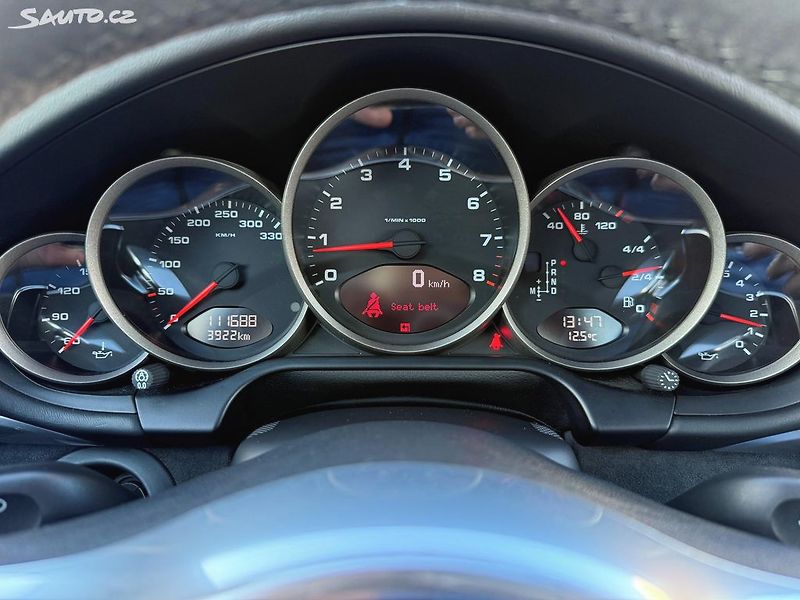 Porsche 911 4 GTS - fotka 10 z 38